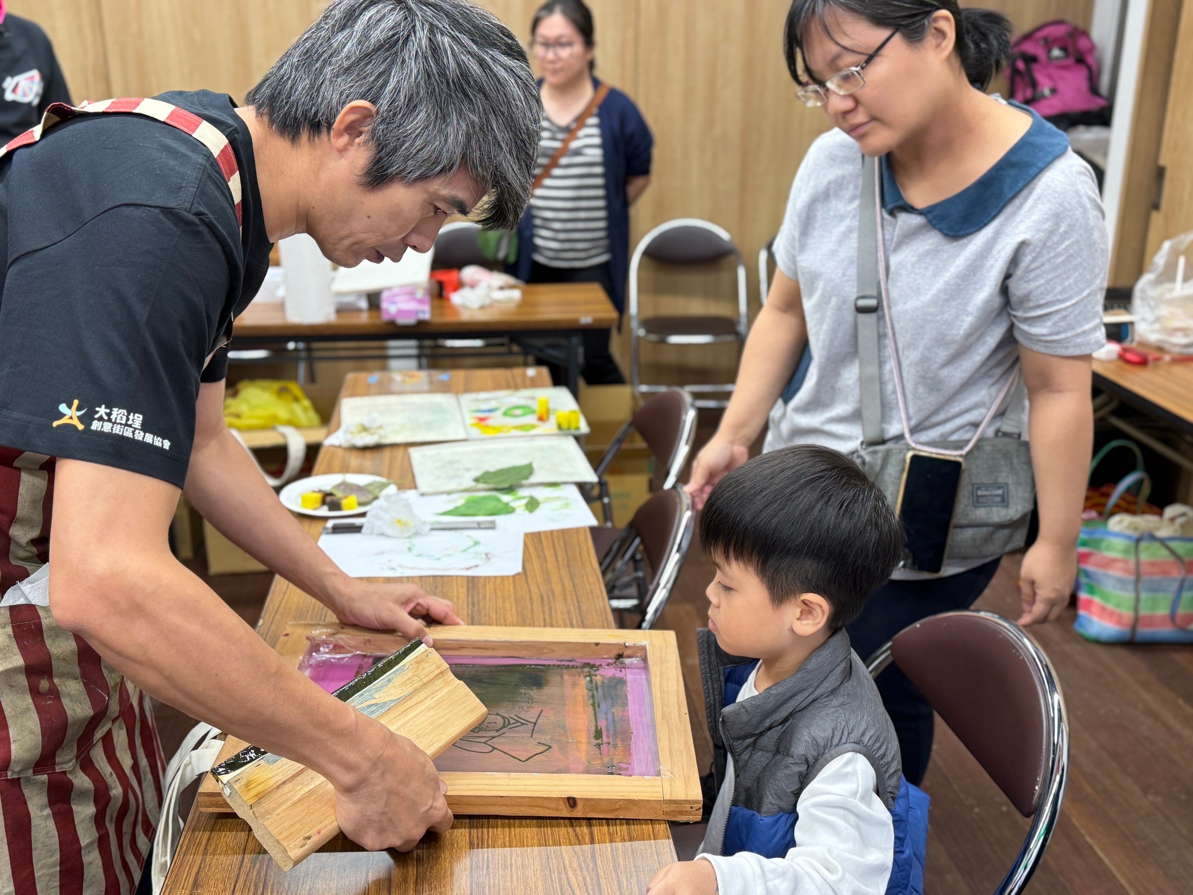 大稻埕迪化街版畫工作室絹印體驗