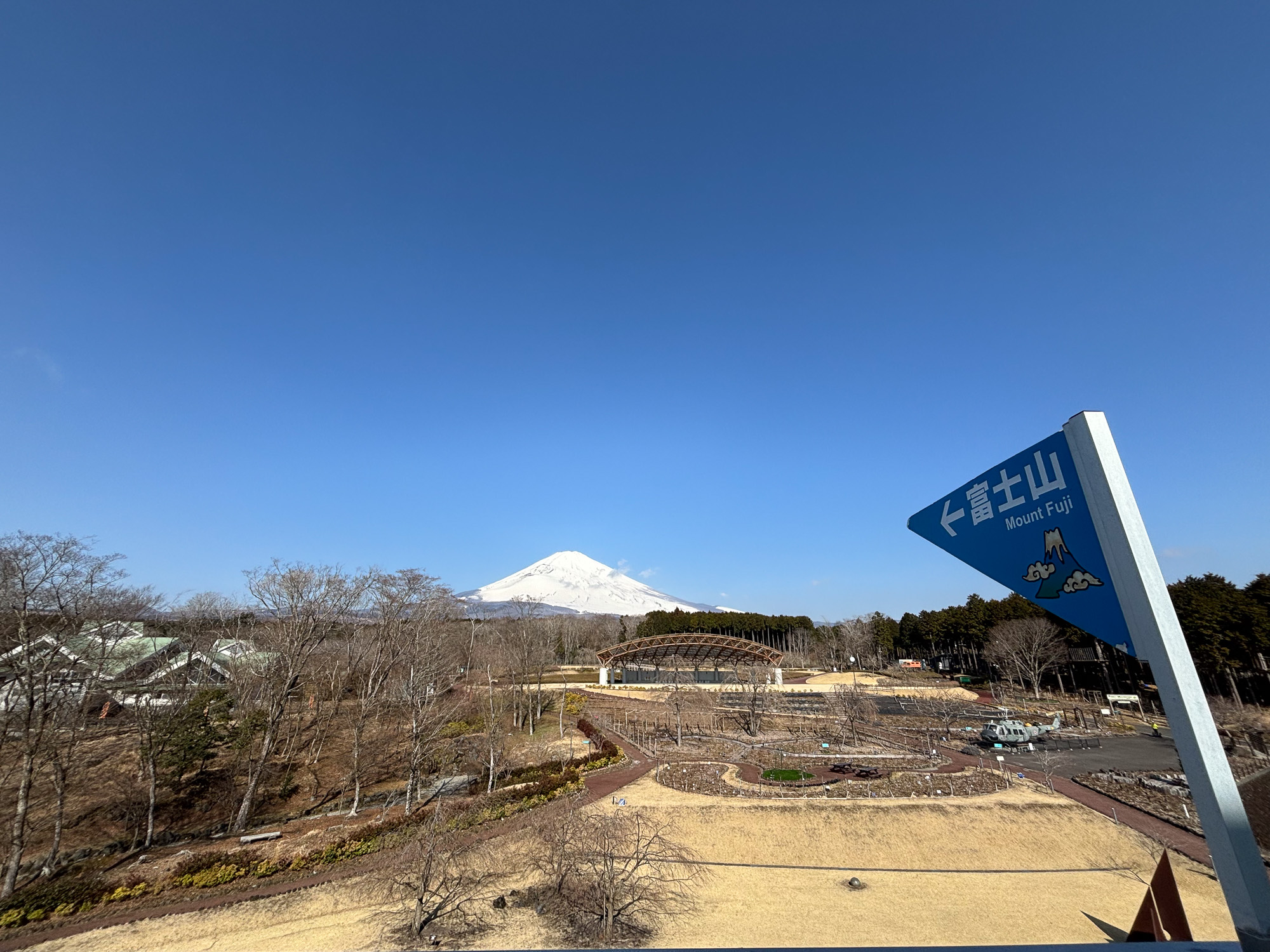 富士山樹空之森可以眺望到完整的富士山美景