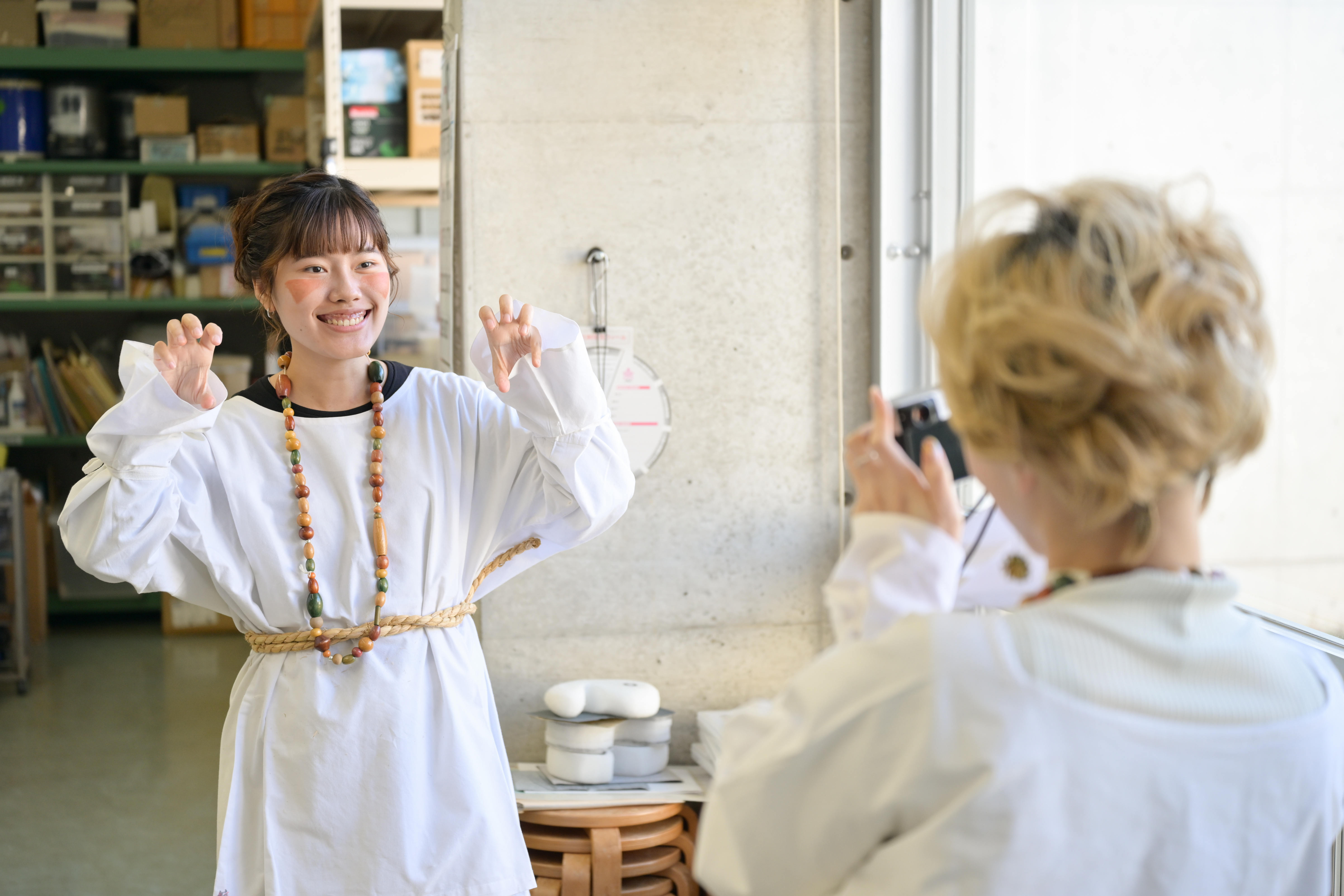 熊本和水町裝飾古墳館換裝體驗——穿上古代服裝進行安藤忠雄設計的裝飾古墳館沉浸式導覽，理解古墳時代壁畫與信仰文化